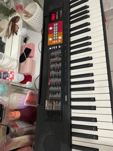 Teclado Yamaha - PSR F51