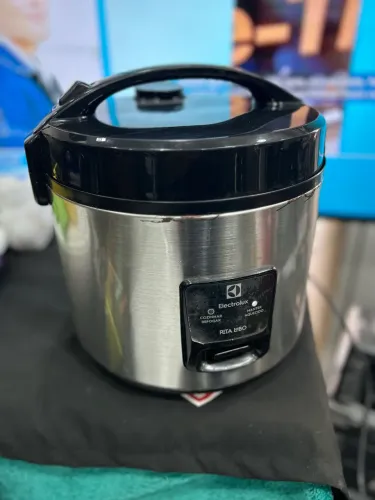 VENDE-SE PANELA DE ARROZ