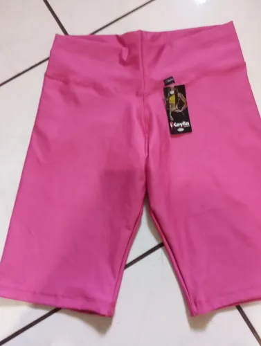 Vendo essa bermuda de coto nova