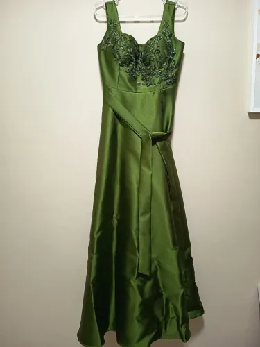 Vestido Oliva, usado 1 vez. Lindo!