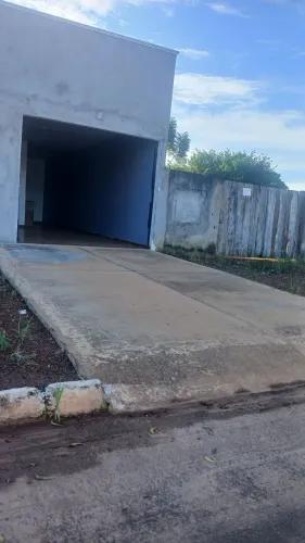 Avenida  Paraná  3622 centro 