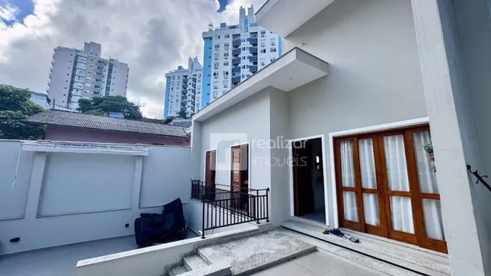 Casa Residencial à venda, Itacorubi, Florianópolis - CA0564.