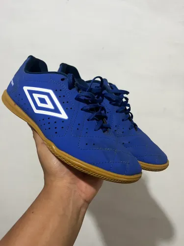 CHUTEIRA UMBRO NEO STRIKER