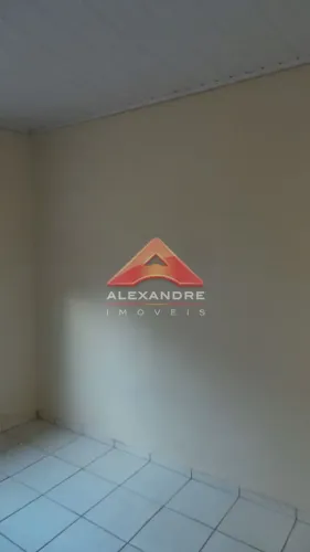 Casa com 2 dormitórios para alugar, 64 m² por R$ 980,00 - Vila Industrial - São José dos C