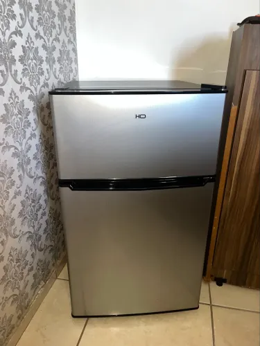 Frigobar Refrigerador Compacto HQ Defrost 90 Litros Preto/Inox HQ-90RDF