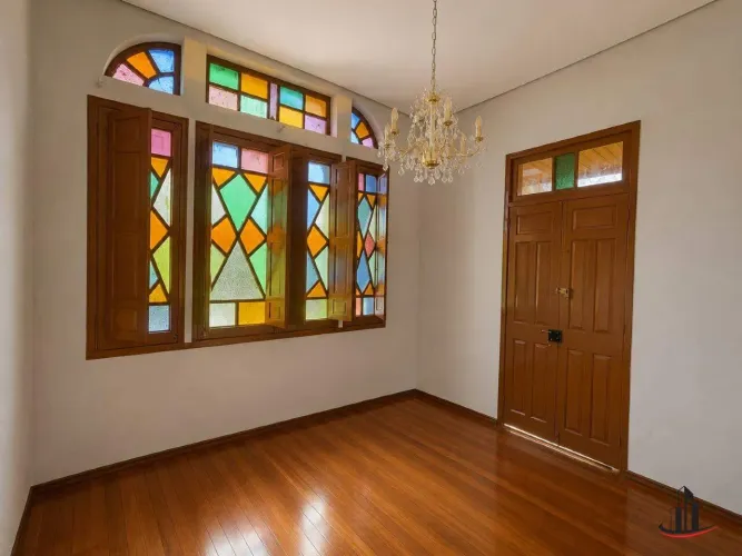 Casa no Centro da cidade disponível para locação/ podendo ser comercial ou residencial , c
