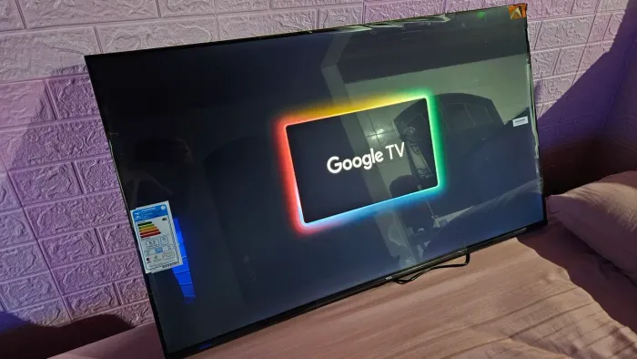 Nova na Caixa | Smart TV TCL 43" Full HD - Nunca Usada