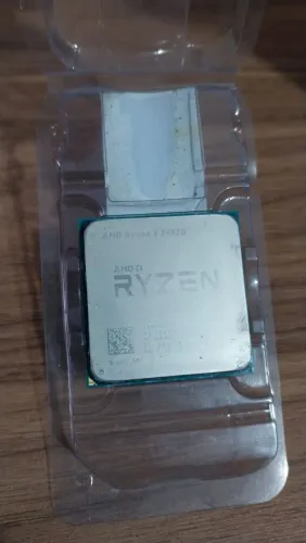 Processadores AMD Ryzen 5 3400G e 5 2600 usados.
