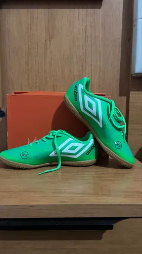 CHUTEIRA FUTSAL UMBRO