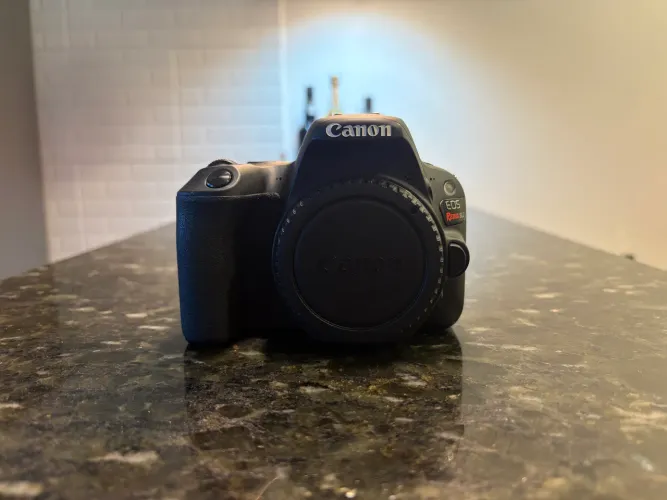 Câmera Canon SL2 (Só o corpo)