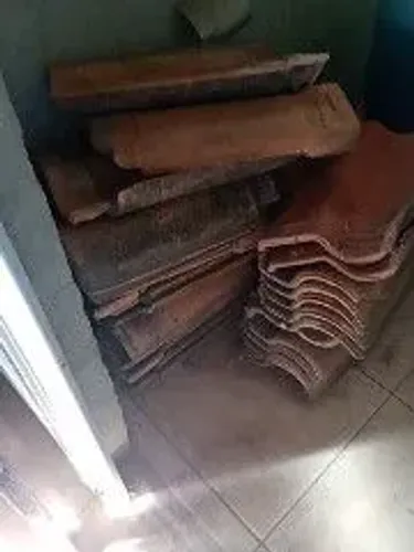 Pedra de mármore e tenhas
