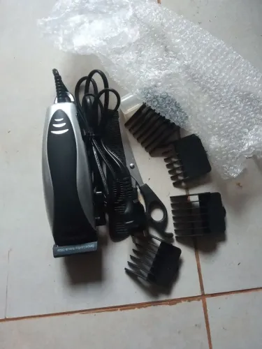 Vende se máquina cortar cabelo