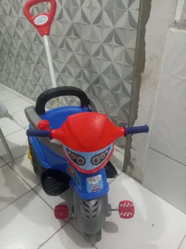 Carrinho de paceio e bebe conforto 