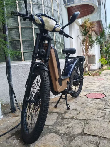 Bicicleta elétrica em perfeito estado