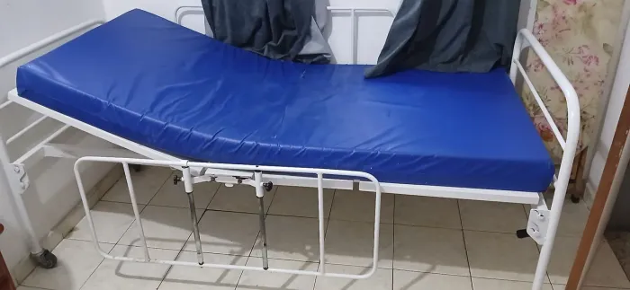 Cama hospitalar com colchão