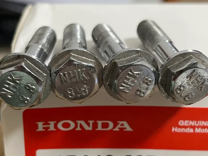Parafuso do suporte do guidão Honda xre300