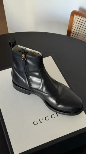 Bota Gucci preta
