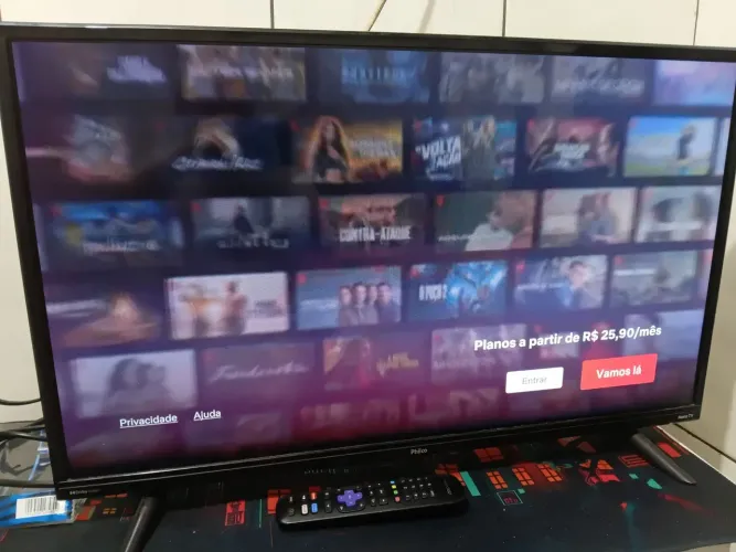 desapego de uma tv philco roku 32 polegadas