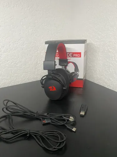 Redragon Cragblade Pro Wireless Gaming Headset