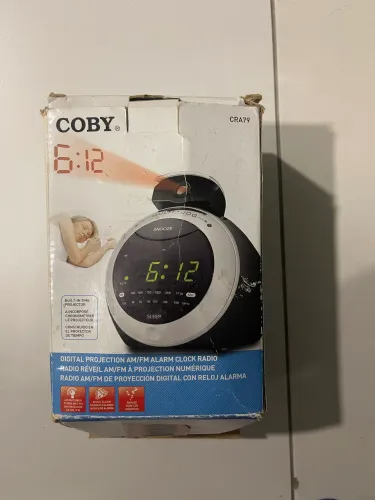 Rádio Relógio Coby 110V com Projetor de Horário na Parede