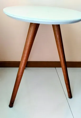 Mesa redonda de pés palito - 45cm