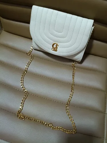 Bolsinha Offwhite Grife Carmen Steffens Club