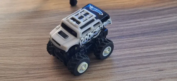 Hot Wheels Monster Truck de pressão (ele anda)