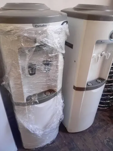 Bebedouro de galão esmaltec 220v