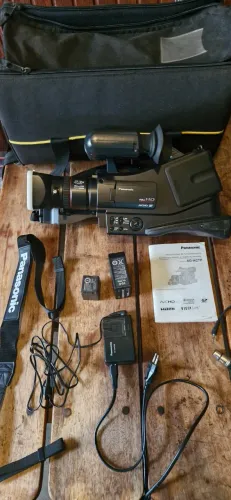 Filmadora Panasonic AG-AC7P Full HD Profissional + 2 Baterias + Bolsa + HDMI