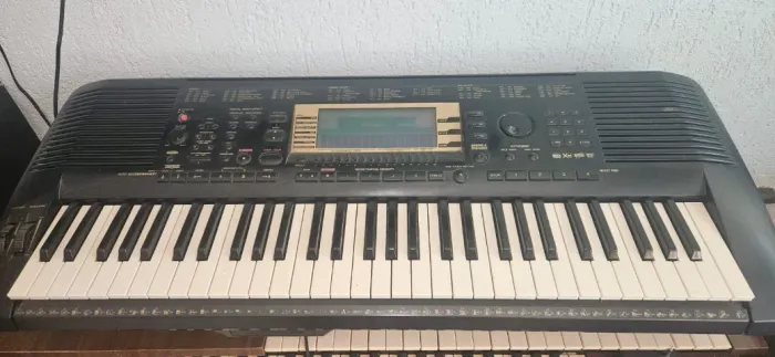 Teclado Yamaha PSR 730 R$ 700 Desapego