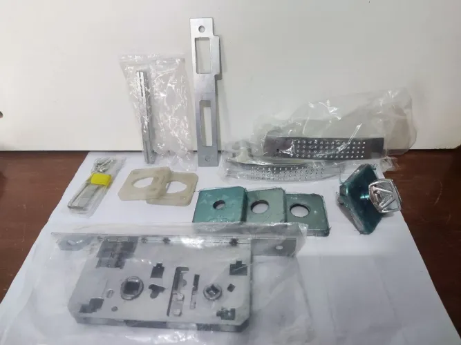 Fechadura completa para Porta de Banheiro