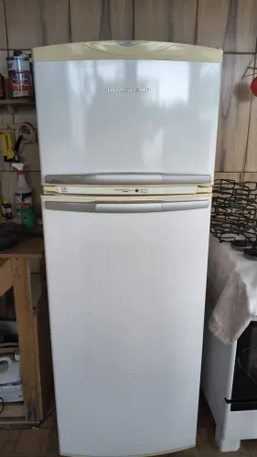 Refrigerador Brastemp 110v Frost Free,360 litros ótimo estado de Aceito cartão 
