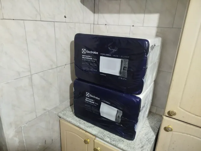 Microondas NOVOS por R$449,99 - Modelos Electrolux 23 Litros 127v, ME23B, LACRADOS.