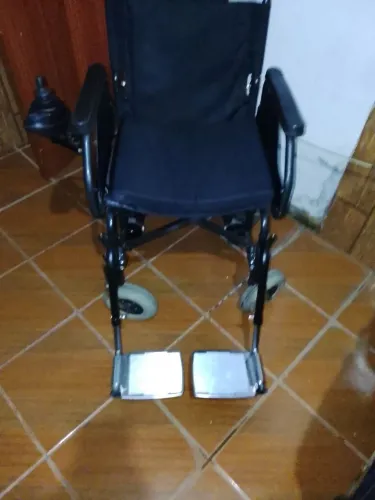 Cadeira de rodas elétrica semi nova