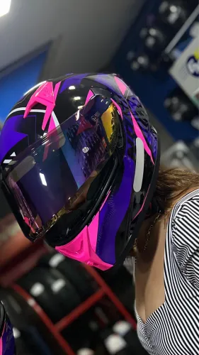 Capacete norisk em perfeito estado com poucos meses de uso acompanha duas viseiras !