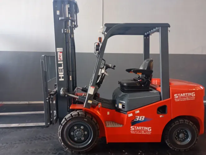 Empilhadeira HELI DIESEL 3.8 Toneladas