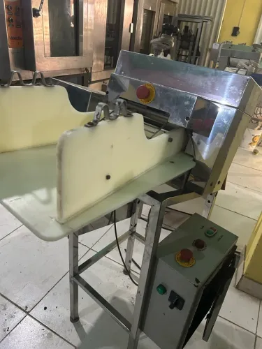 Afinador de massa de panificação