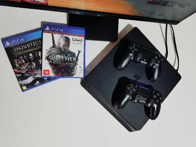 Playstation 4 Slim + 2 Jogos