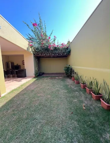 CASA À VENDA NO SETOR PARQUE DO LAGO EM ARAGUAÍNA