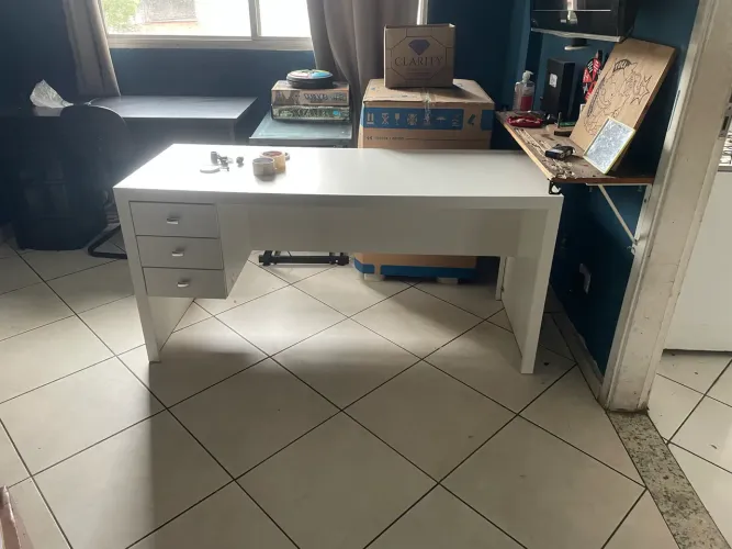 Mesa de Escritório/Estudo MDF Branca com 3 Gavetas