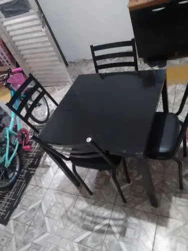 Mesa de vidro preta