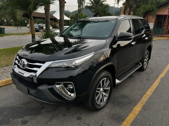 Toyota Hilux SW4 SRX 4X4 2.8 TDI 16V Dies. Aut. 2019