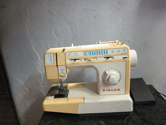 Vendo máquina de costura 