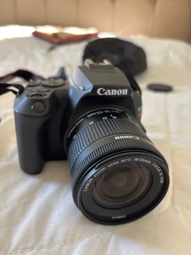 Canon EOS Rebel SL3 + Lente 18-55mm IS STM | Excelente Estado