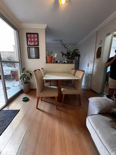 Conjunto Mesa e 4 cadeiras - Lindo!