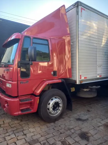 Caminhão Ford Cargo 24/28