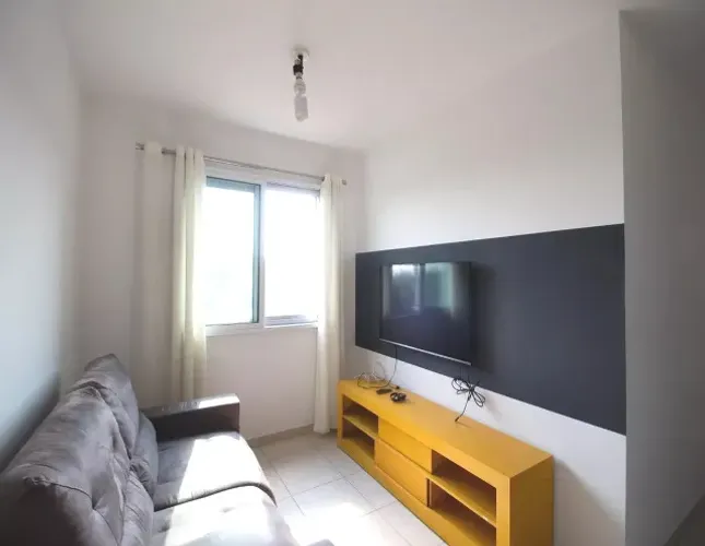 Apartamento ( 2 dormitórios ) , aluguel anual com caução e com mobília.