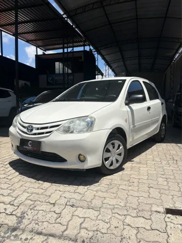 Toyota Etios X 1.3 Flex 16V 5P Mec. 2013