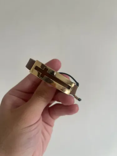 Pulseira couro legítimo,banhado a ouro 18k