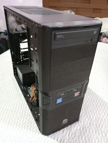 Gabinete thermaltake vazio